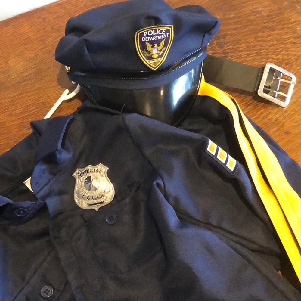Spirit Halloween police officer costume, child small 4-5